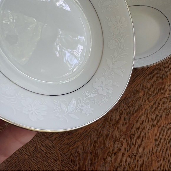 Noritake Ranier Pattern Classic Fruit Bowl - Picture 2 of 3